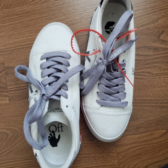 Off White Low Vulcanized Canvas Sneakers - Picture 6 of 6
